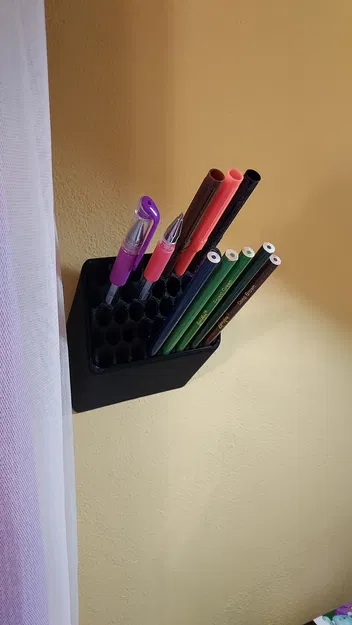 Chỗ Để Bút Treo Tường - Image 1