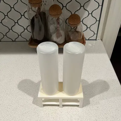 Chân đế/giá đỡ chai sốt úp ngược