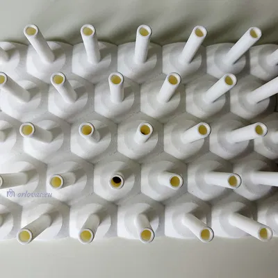 Giá Đựng Cuộn Chỉ May