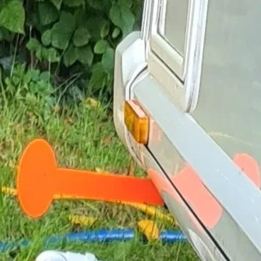 Caravan đảo ngược viện trợ/cờ