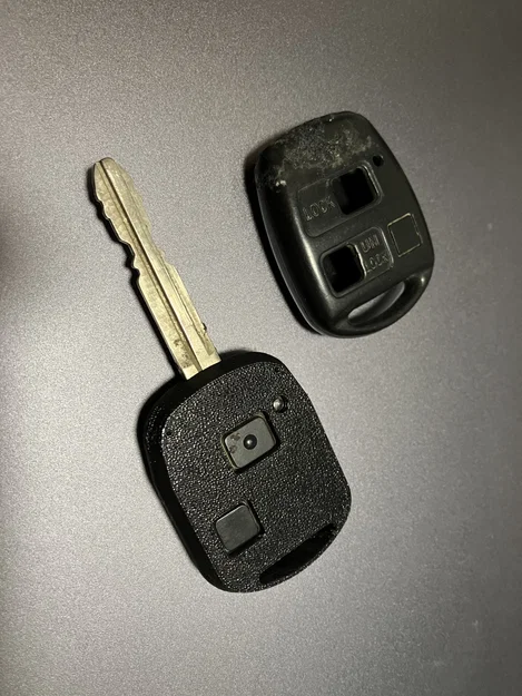 Vỏ Chìa Khóa Xe Toyota Thay Thế - Image 1
