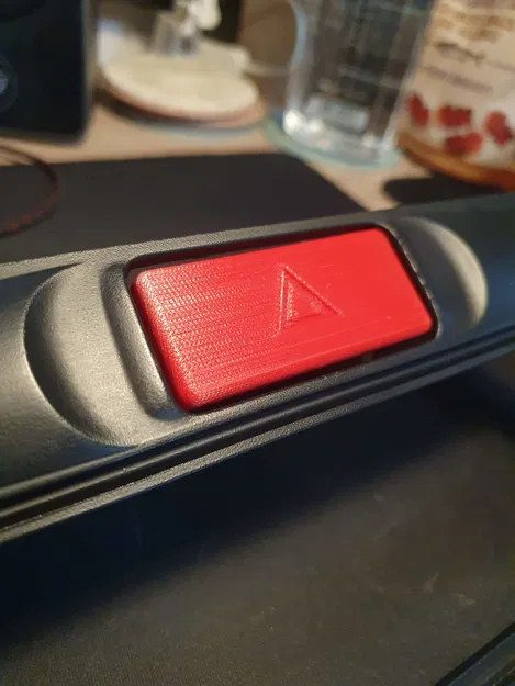 Nút đèn nguy hiểm cho Nissan Terrano 2 (2004) - Image 1