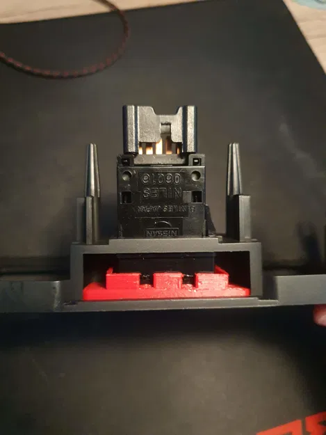 Nút đèn nguy hiểm cho Nissan Terrano 2 (2004) - Image 5