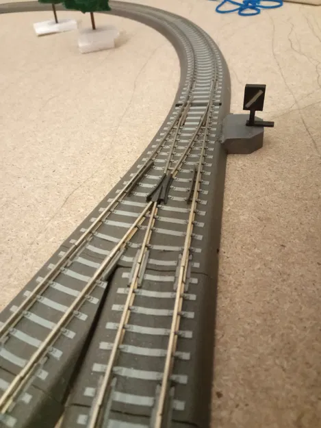 Vyhýbka - Bộ Điều Khiển Đường Ray Thủ Công - Image 1