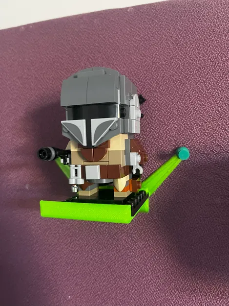 Giá đỡ mô hình Lego trên bảng ghim - Image 4
