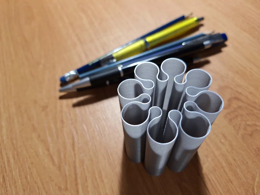 Chân cắm bút kiểu xoăn - Image 1