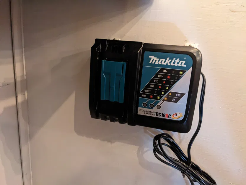 Giá Treo Sạc Makita Lên Tường - Image 7