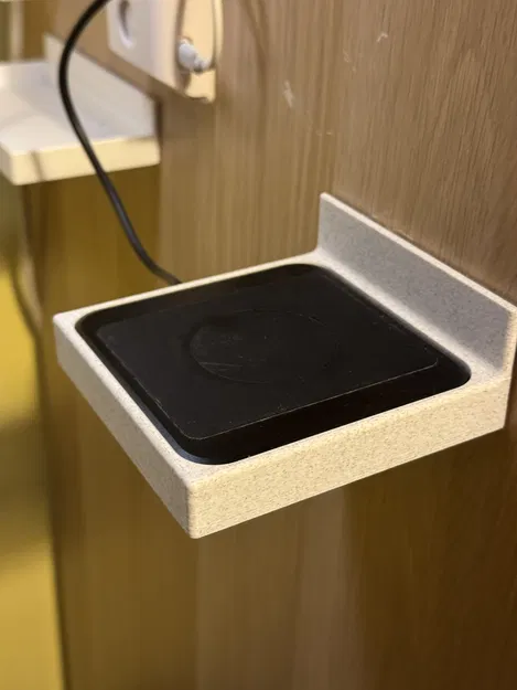 Giá đỡ Quadlock gắn tường sạc không dây - Image 1