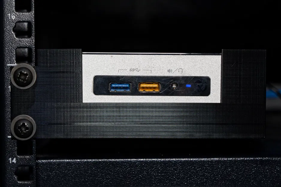 Giá đỡ Rackmount Intel NUC - Image 1