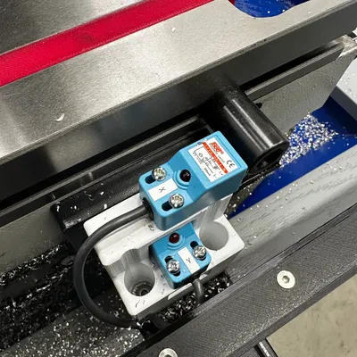 Giá đỡ Cảm biến Tiệm cận CNC PM728