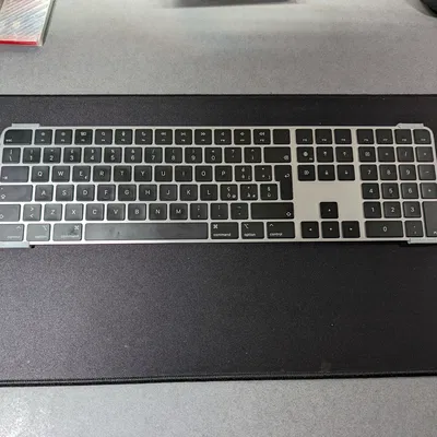 Bàn phím Apple Magic 2-in-1: Raiser và Stand dọc