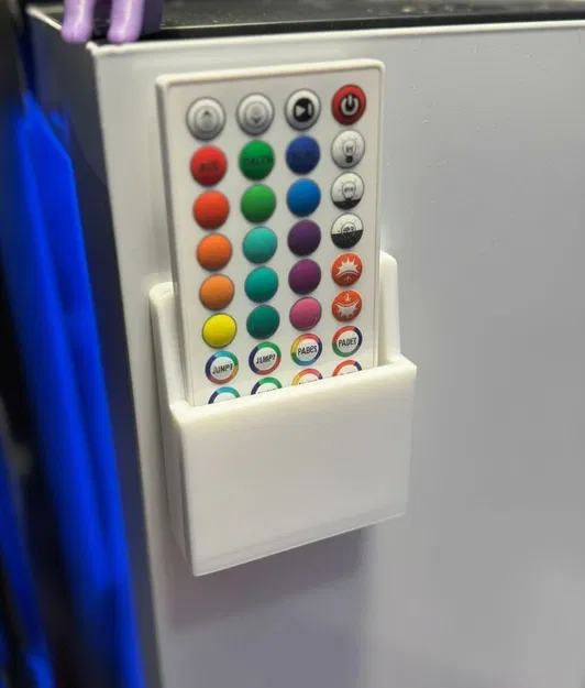 Giá đỡ Remote dải đèn LED (có khe cắm nam châm) - Image 1