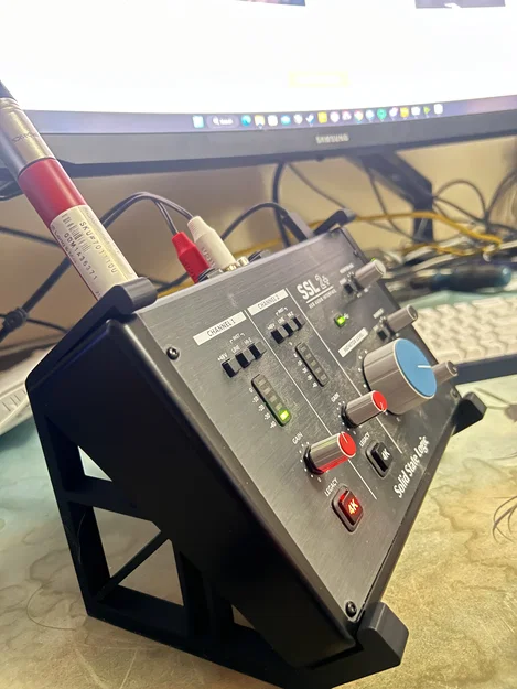 Chân đế SSL 2+ Góc 45 Độ - Image 1