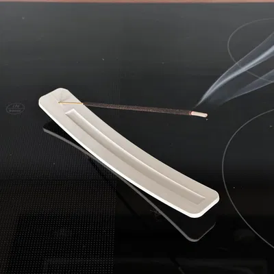 Người giữ thanh nhang nhìn thấy