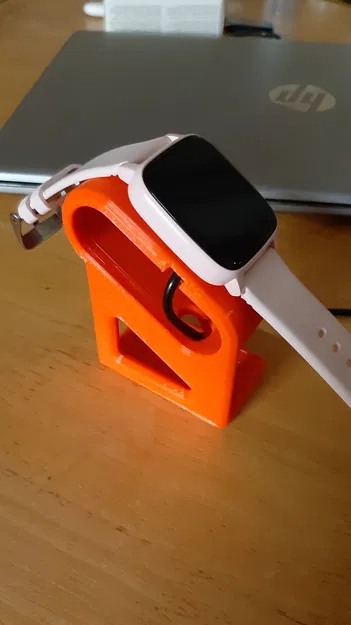 Đế Sạc Cho Đồng Hồ Lamax BCool Có Dây Sạc Tích Hợp - Image 1