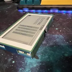 Kệ Đeo Thẻ Điện Tử M5Paper