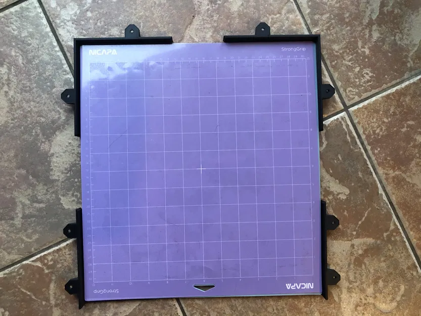 Giá đỡ cuộn cắt Cricut dưới gầm bàn - Image 2