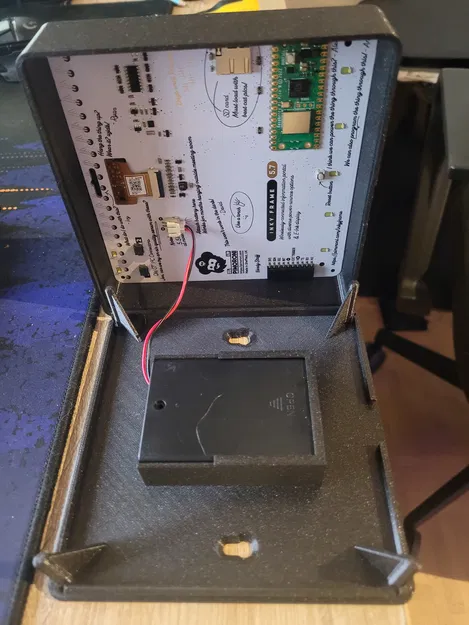 Vỏ Case Pimorony Inky Frame 5.7" có Đế Pin AAA - Image 2