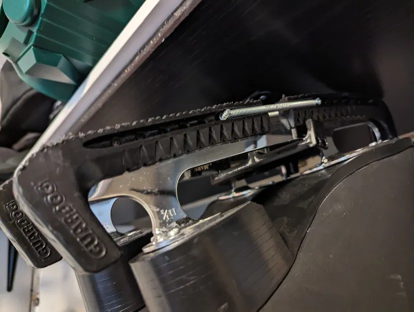 Giá Đỡ Giày Trượt Băng - Image 1