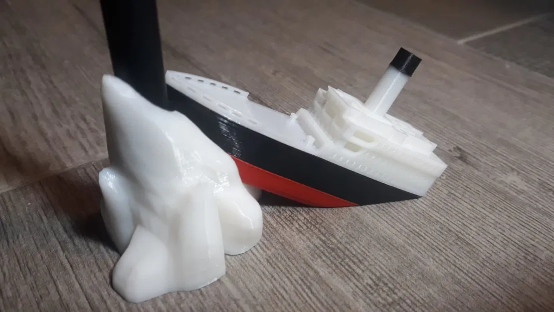 Chân Cắm Bút Hình Tàu Titanic - Image 3