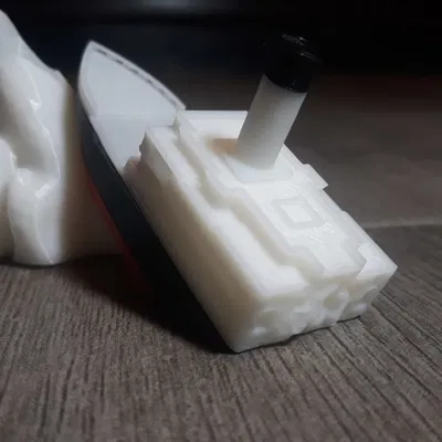 Chân Cắm Bút Hình Tàu Titanic