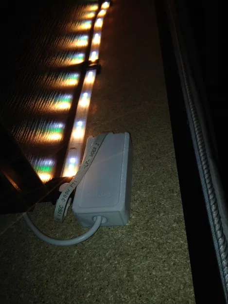 Kệ gắn bộ điều khiển dải đèn Philips HUE - Image 2