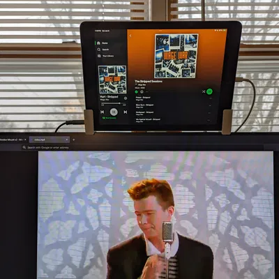 Giá đỡ màn hình máy tính bảng v2 - Moe Betta