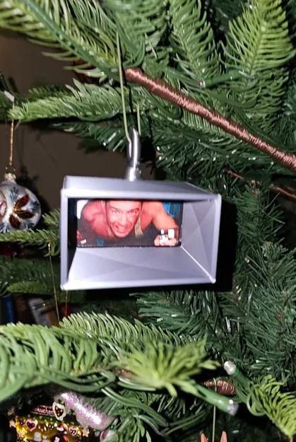 Móc Trang Trí Die-Hard - Image 1