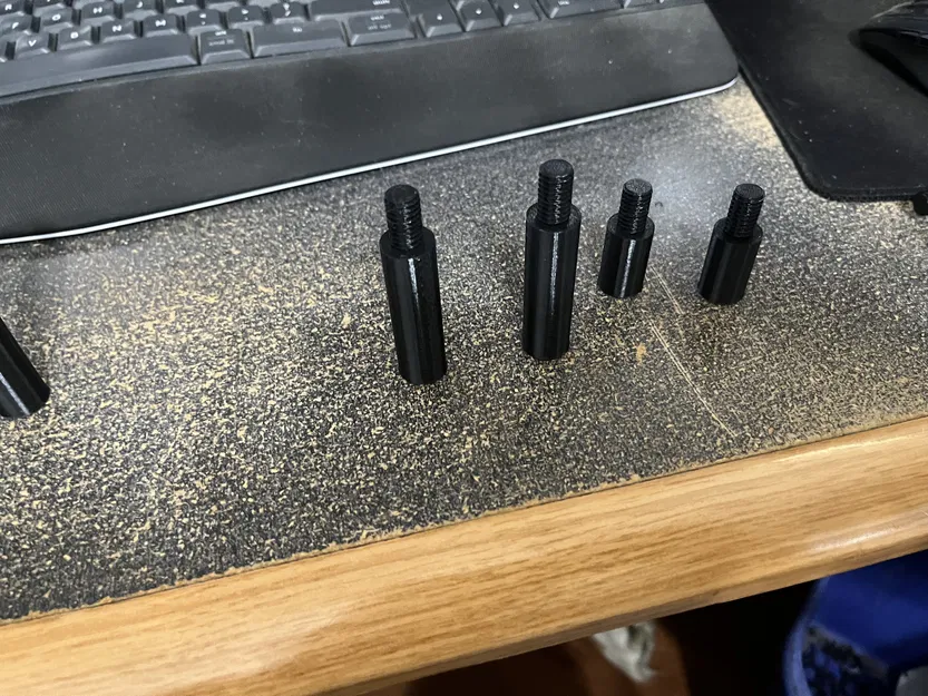 Chân đế/hỗ trợ kệ có thể điều chỉnh - Image 1