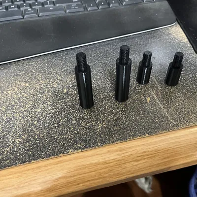 Chân đế/hỗ trợ kệ có thể điều chỉnh