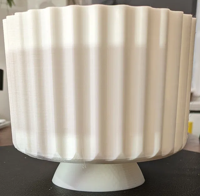 Chậu có lỗ thoát nước - Image 1