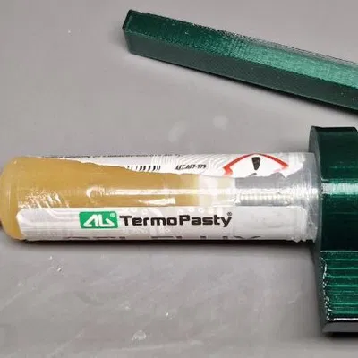 Dụng cụ bóp/xịt thuốc hàn (flux dispenser)