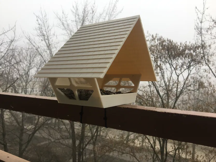 Chỗ Cho Chim Ăn Ấm Cúng - Image 1