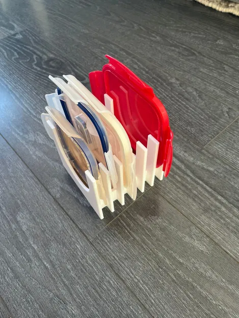 Giá Đỡ Nắp Hộp Tupperware Cỡ Vừa - Image 1