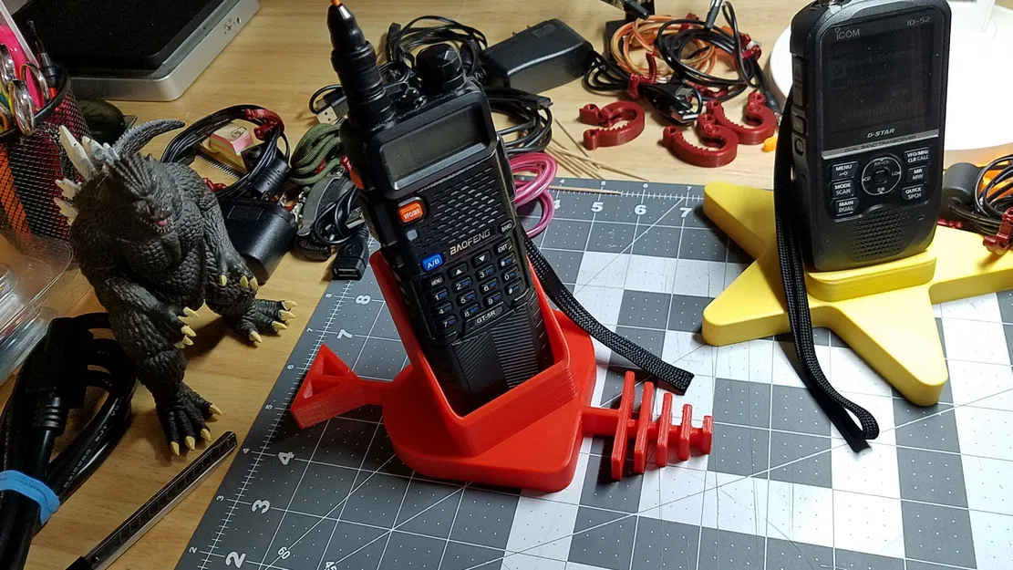 Ba mươi Charlie, một băng đảng Baofeng! Người giữ Radio Love cho UV-5R đáng kính với cơ sở hình pin mở rộng, MK III - Image 1