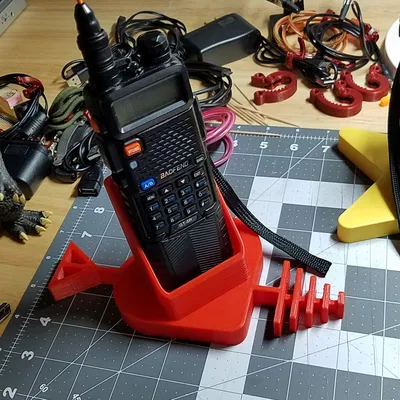 Ba mươi Charlie, một băng đảng Baofeng! Người giữ Radio Love cho UV-5R đáng kính với cơ sở hình pin mở rộng, MK III