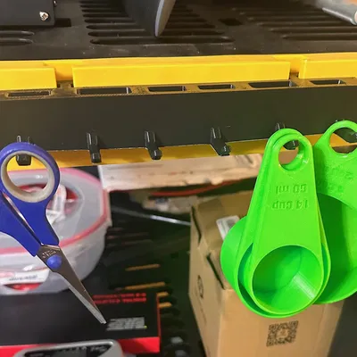 Giá đỡ/Tổ chức dụng cụ cho Kệ Lưu trữ Đen và Vàng