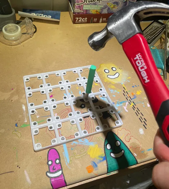 Đế nam châm Gridfinity ép - nhấn - Image 1