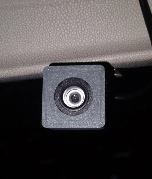 Nắp Che Camera Sau Xe Hơi - Image 1