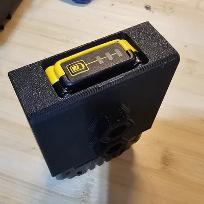 Dewalt hoặc Black & Decker 2AH BRACKET với tường lưu trữ tổ ong HSW.