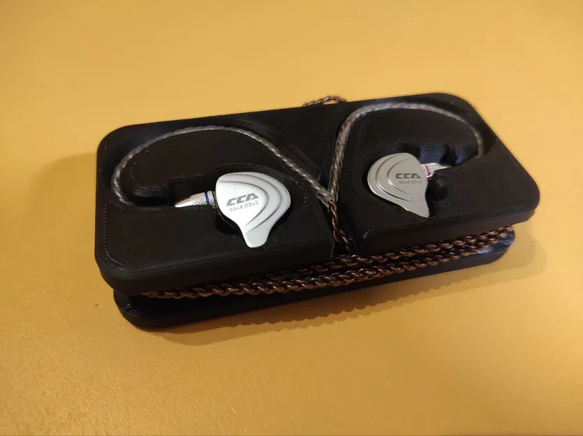 CCA C10 - Vỏ đựng tai nghe - Image 1