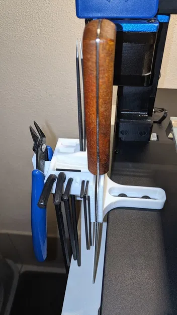 Kẹp Đồ Nghề Cho Máy Artillery Genius - Image 1