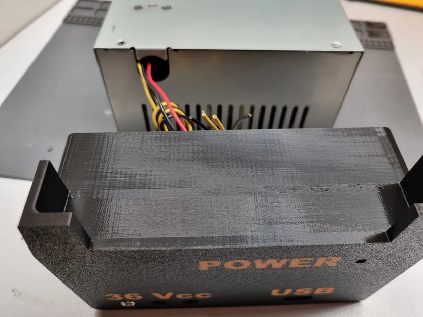 Mẫu cho các lỗ khoan cho bộ chuyển đổi bước lên trên ATX PSU - Image 1