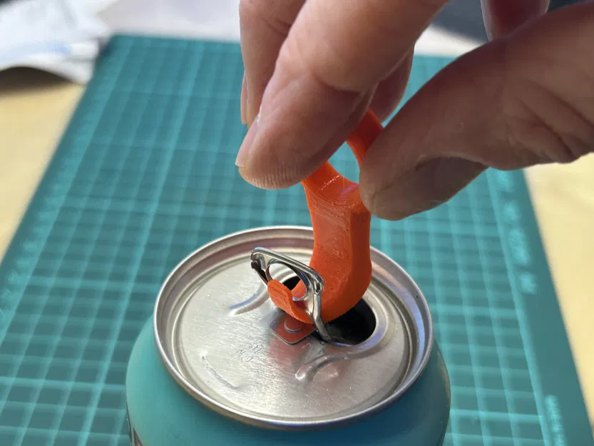 Dụng Cụ Mở Nắp Khoen Lon Nước Giải Khát - Image 1