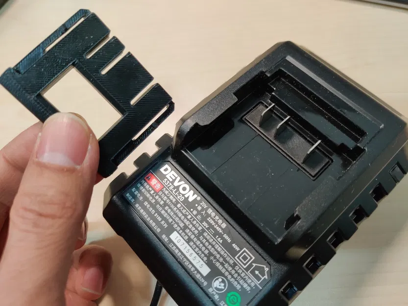 Bảo vệ nắp cho bộ sạc Devon 5378-LI-20 - Image 1