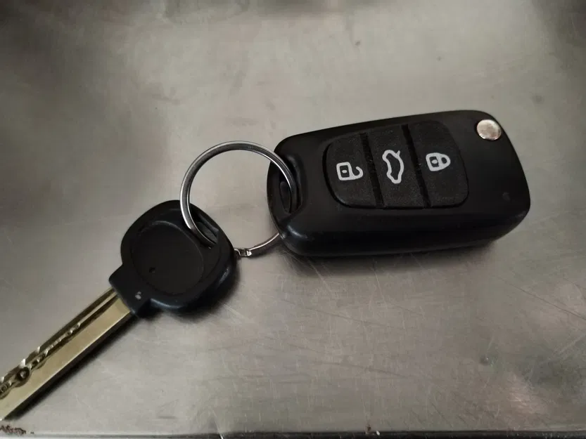 Vỏ chìa khóa xe KIA thay thế, nút có biểu tượng - Image 1