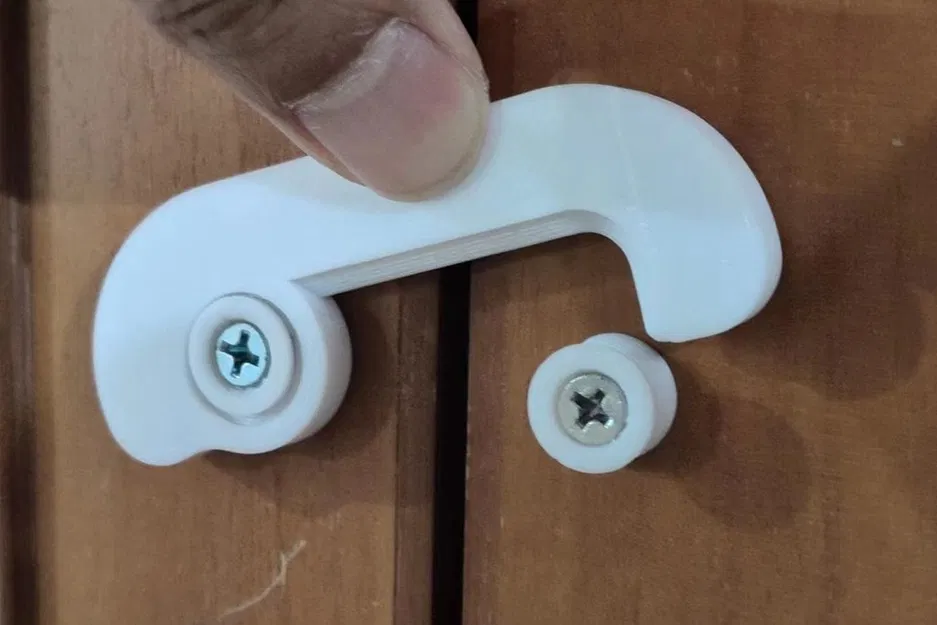 Chốt Khóa Tủ - An Toàn Cho Bé - Image 1