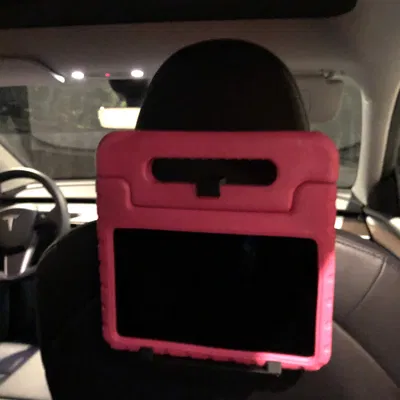 Giá đỡ máy tính bảng cho ghế sau Tesla