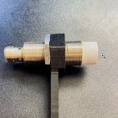 Đai Ốc Chặn Đầu Dò Tiệm Cận