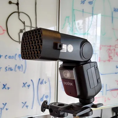 Godox v860iii flash đính kèm